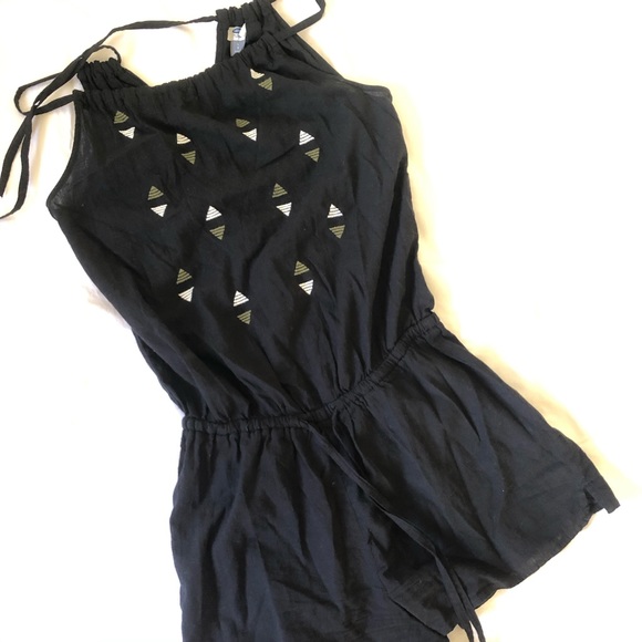 Sleeveless romper! LIGHTLY WORN